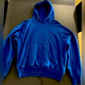 Yezzy gap blue size L used in good condition